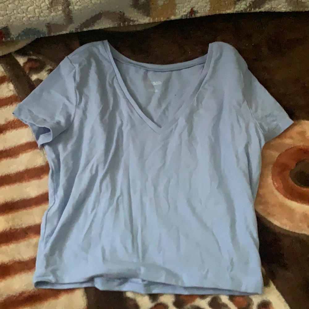 baby blue cropped tee